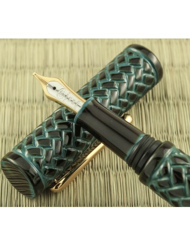 Taccia Nature Reserve Bamboo LE Fountain Pen - Forest Grove W/Music Nib 02/50 livraison et retour toujours gratuits