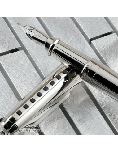 S.T. Dupont Night and Light Onyx Limited Edition Fountain Pen - Display Model (M) commande en ligne