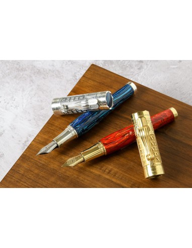 Montegrappa Ten Commandments Red / Vermeil Fountain Pen Dans la société mordern