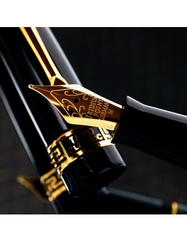 Danitrio Trio Classic Fountain Pen in Black (Early Danitrio Release) Venez découvrir notre 