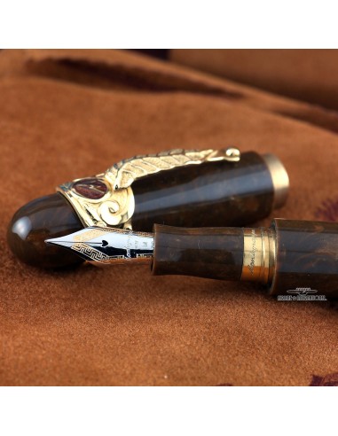 Montegrappa Limited Edition Solid Gold Cigar Fountain Pen Le MVP de beaucoup