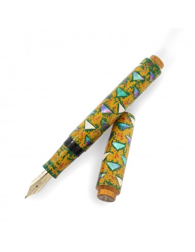 AP Limited Editions "Tantalizing Triangles" Fountain Pen le des métaux précieux