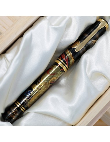 Pelikan M1000 2023 Maki-e Dragon Fountain Pen by Yoshiaki Nitta de technologie